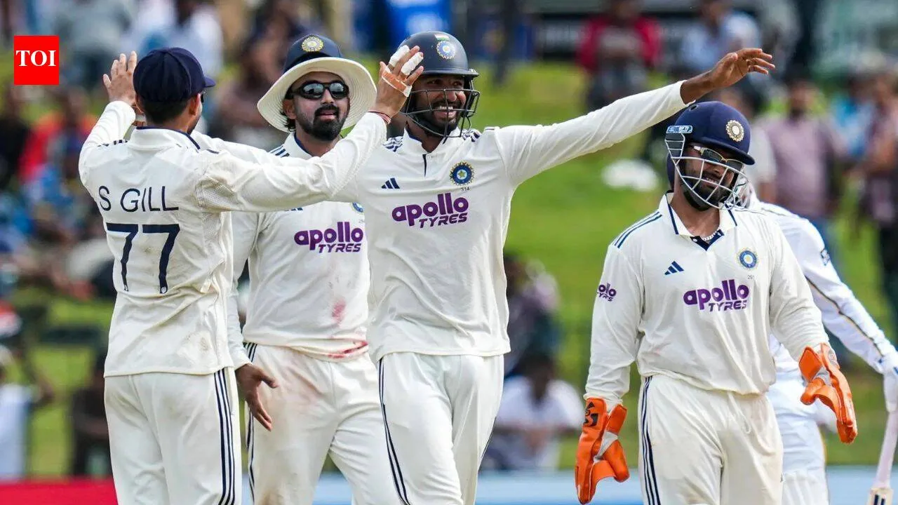 India retain upper hand despite Sri Lanka fightback